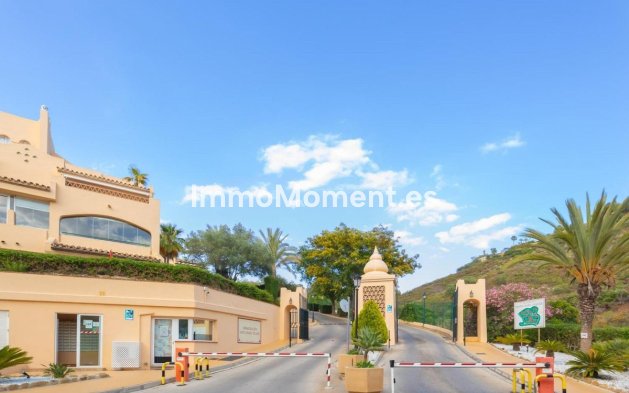 Resale - Apartment - Marbella - Elviria