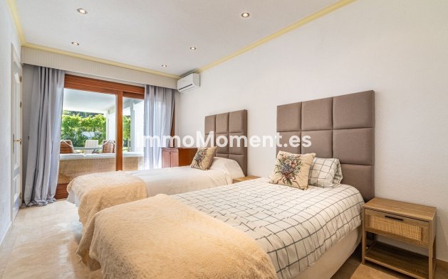 Resale - Detached villa - Estepona - New Golden Mile