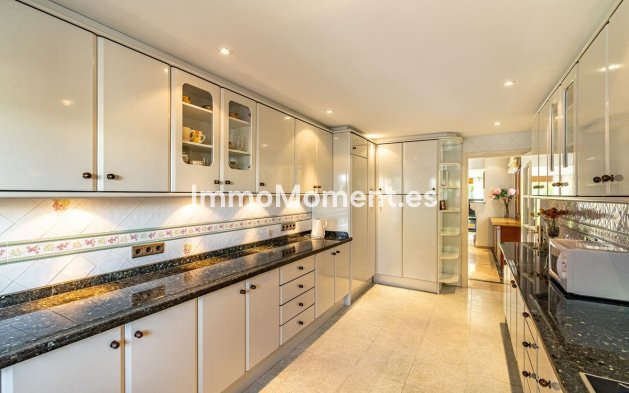 Resale - Detached villa - Estepona - New Golden Mile
