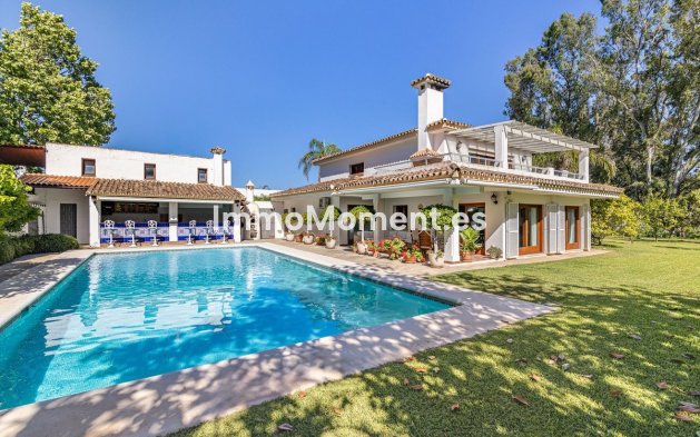 Resale - Detached villa - Estepona - New Golden Mile