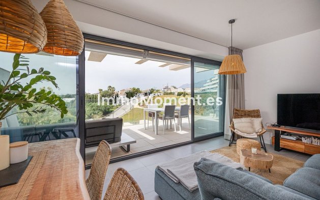 Resale - Apartment - Estepona - Selwo