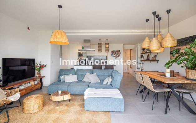 Resale - Apartment - Estepona - Selwo