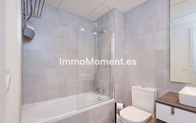 Resale - Apartment - Estepona - Selwo