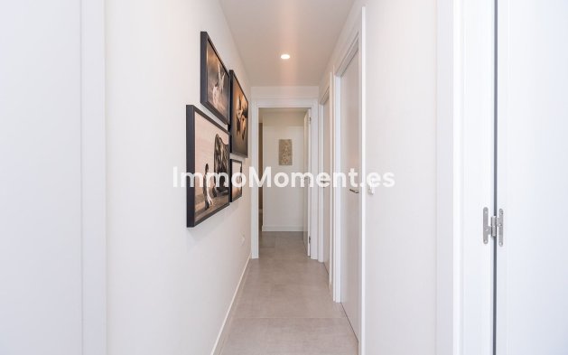 Resale - Apartment - Estepona - Selwo