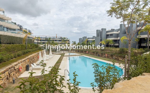 Resale - Apartment - Estepona - Selwo