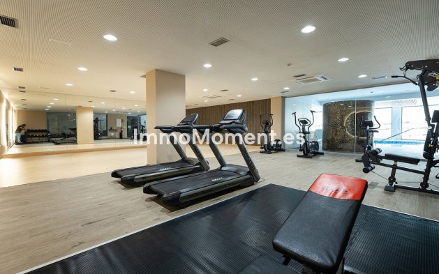 Resale - Apartment - Estepona - Selwo