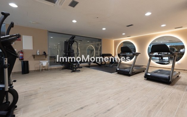 Resale - Apartment - Estepona - Selwo