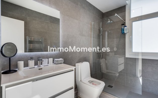 Reventa - Villa independiente - Estepona  - Estepona Centro