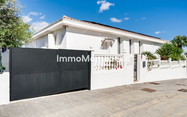Reventa - Villa independiente - Estepona  - Estepona Centro