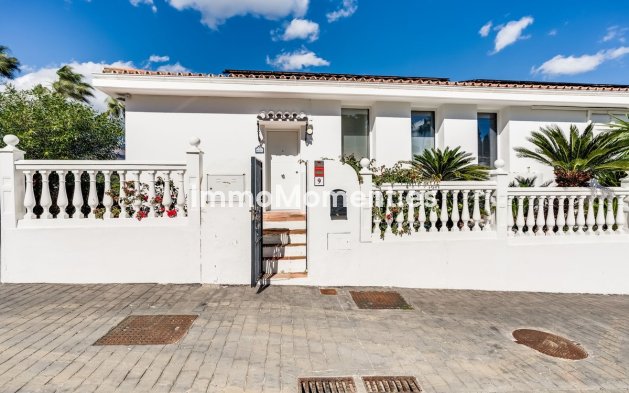 Reventa - Villa independiente - Estepona  - Estepona Centro