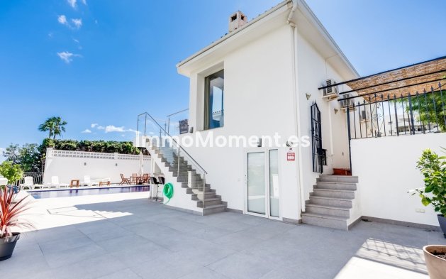 Reventa - Villa independiente - Estepona  - Estepona Centro