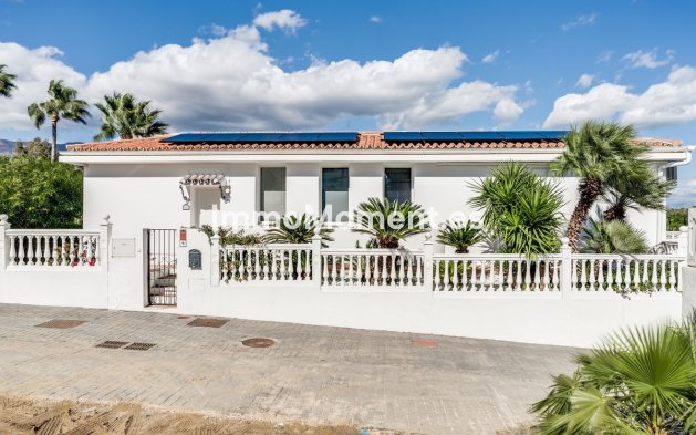 Reventa - Villa independiente - Estepona  - Estepona Centro