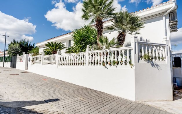 Reventa - Villa independiente - Estepona  - Estepona Centro