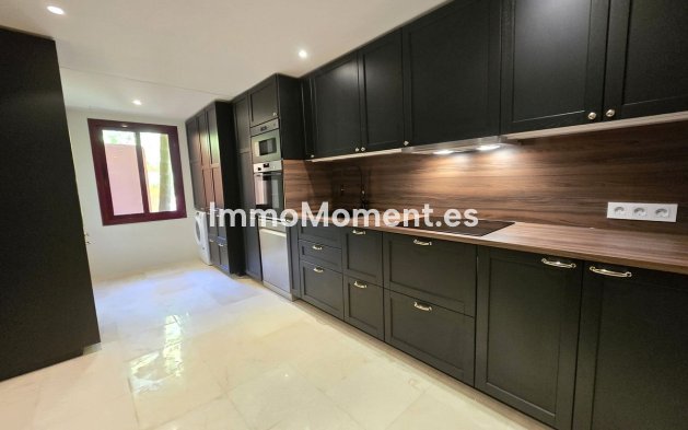 Resale - Apartment - Marbella - La Mairena