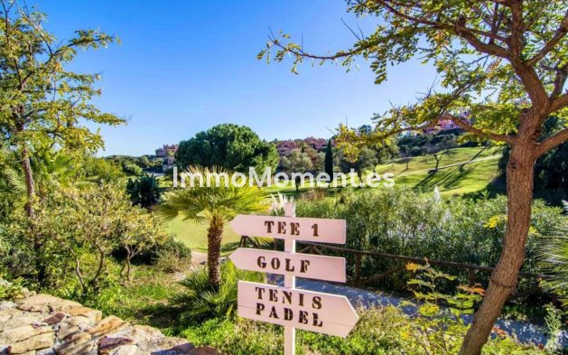 Resale - Apartment - Marbella - La Mairena