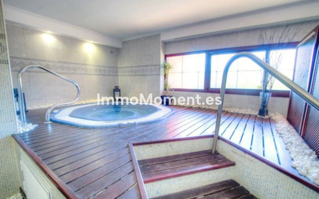 Resale - Apartment - Marbella - La Mairena