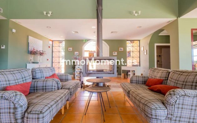 Resale - Apartment - Marbella - La Mairena