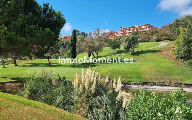 Resale - Apartment - Marbella - La Mairena