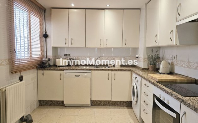 Resale - Apartment - Marbella - Guadalmina Alta