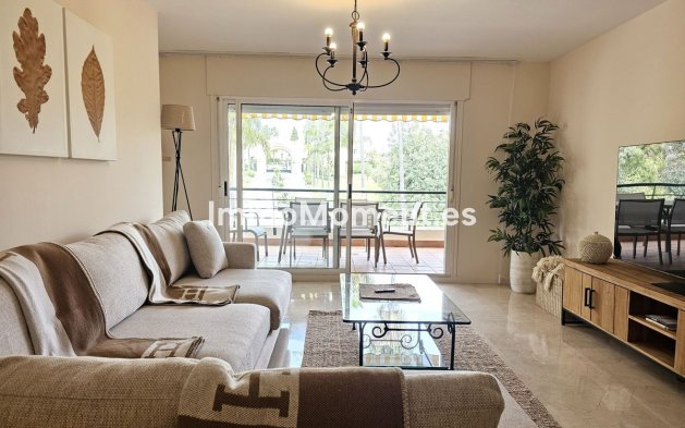 Resale - Apartment - Marbella - Guadalmina Alta