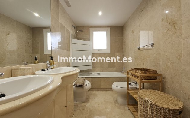 Resale - Apartment - Marbella - Guadalmina Alta