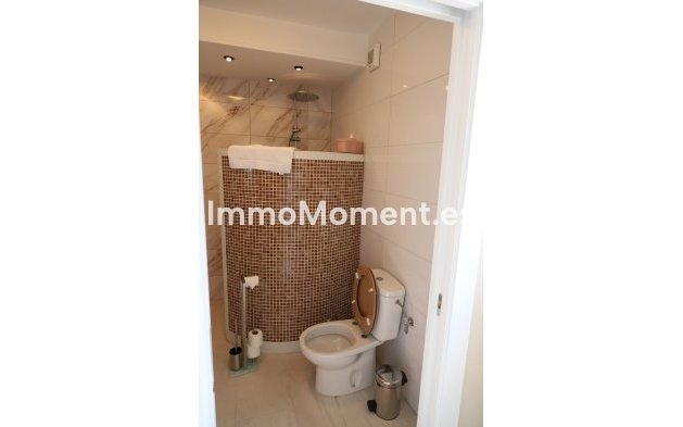 Wiederverkauf - Villa -   Inländisch - Alhaurín el Grande Centro