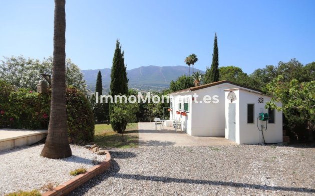 Wiederverkauf - Villa -   Inländisch - Alhaurín el Grande Centro