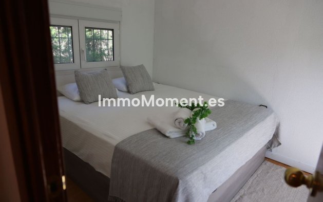 Wiederverkauf - Villa -   Inländisch - Alhaurín el Grande Centro