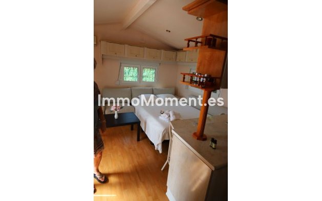 Wiederverkauf - Villa -   Inländisch - Alhaurín el Grande Centro