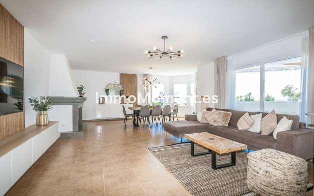 Reventa - Villa independiente - Estepona  - Estepona Centro