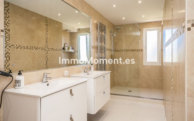 Reventa - Villa independiente - Estepona  - Estepona Centro