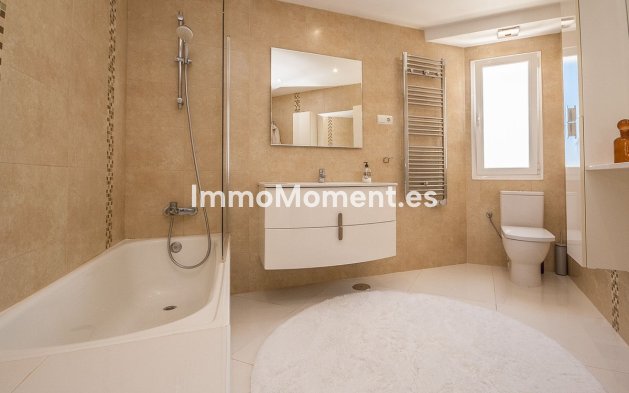 Reventa - Villa independiente - Estepona  - Estepona Centro