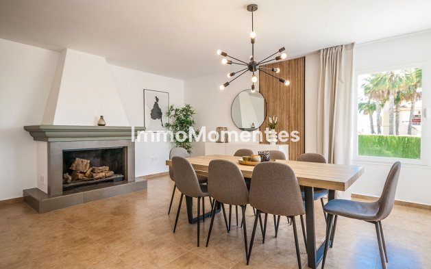 Reventa - Villa independiente - Estepona  - Estepona Centro