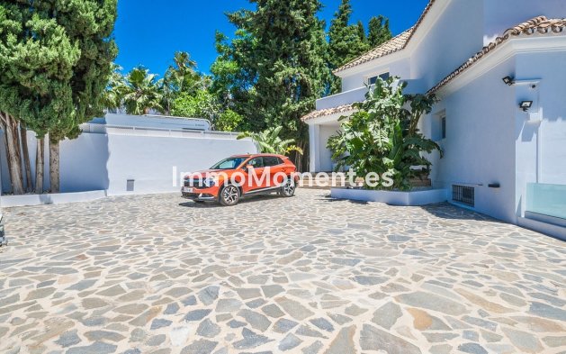 Reventa - Villa independiente - Estepona  - Estepona Centro