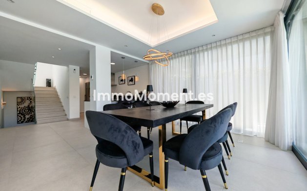 Wiederverkauf - Freistehende Villa - Estepona  - Estepona Centro