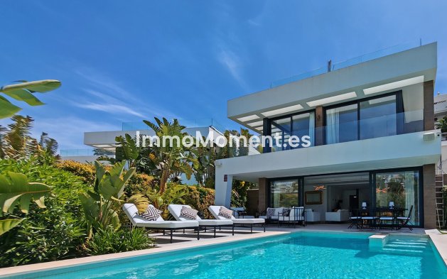 Wiederverkauf - Freistehende Villa - Estepona  - Estepona Centro