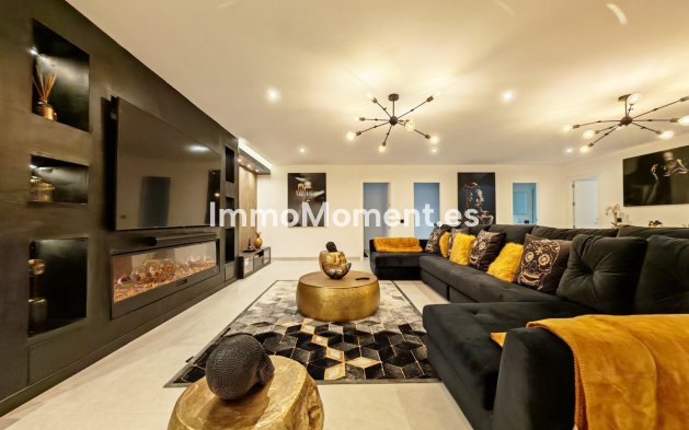 Wiederverkauf - Freistehende Villa - Estepona  - Estepona Centro