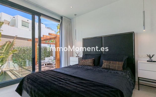 Wiederverkauf - Freistehende Villa - Estepona  - Estepona Centro