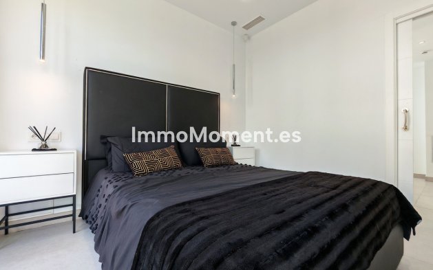 Wiederverkauf - Freistehende Villa - Estepona  - Estepona Centro