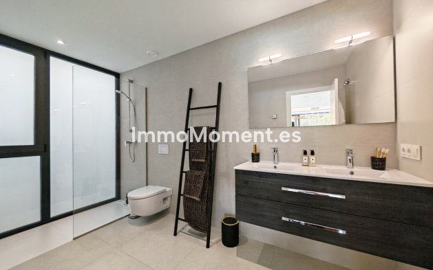 Wiederverkauf - Freistehende Villa - Estepona  - Estepona Centro