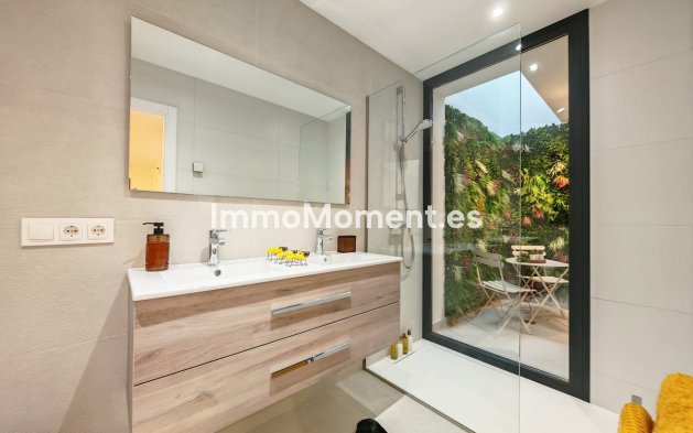 Wiederverkauf - Freistehende Villa - Estepona  - Estepona Centro
