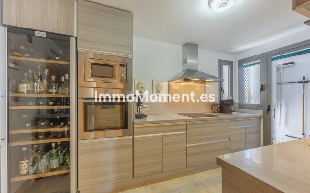 Resale - Apartment - Benahavís - Benahavís Centro
