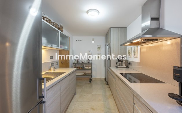 Resale - Apartment - Benahavís - Benahavís Centro