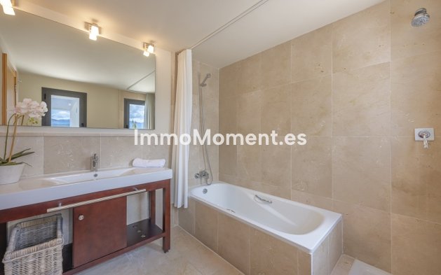 Resale - Apartment - Benahavís - Benahavís Centro