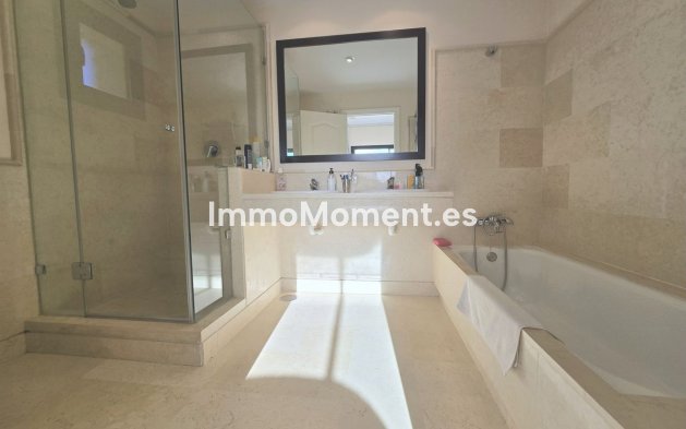 Resale - Apartment - Benahavís - Benahavís Centro