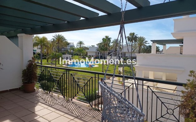 Resale - Apartment - Marbella - Nueva Andalucía