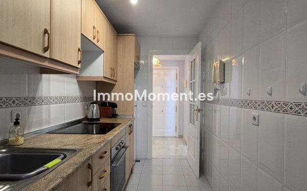 Resale - Apartment - Marbella - Nueva Andalucía