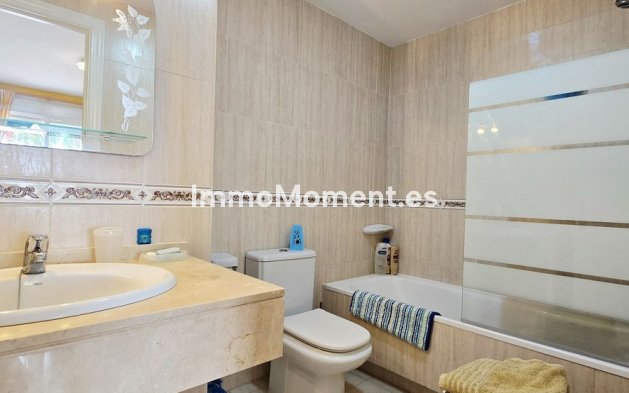 Resale - Apartment - Marbella - Nueva Andalucía