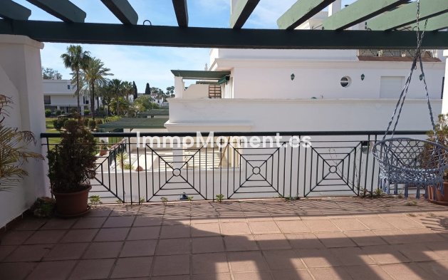 Resale - Apartment - Marbella - Nueva Andalucía