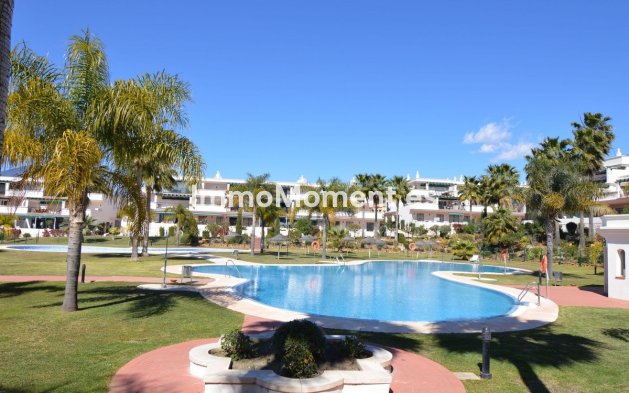 Resale - Apartment - Marbella - Nueva Andalucía